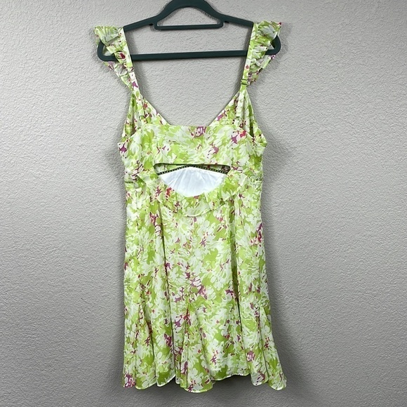 New Likely Gavina Mini Dress In Green Floral Flutter Strap Cut Out Back Sz 8 - Picture 8 of 15